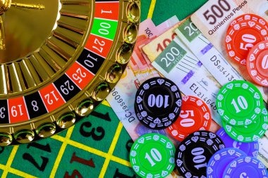Live casino table with multiple dealers